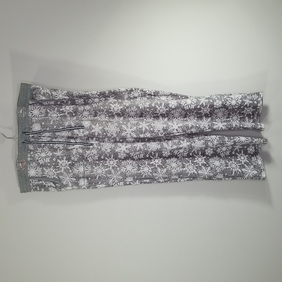 Nautica Snowflake Women's 2 pc Fleece Pajamas - Picture 5 of 5